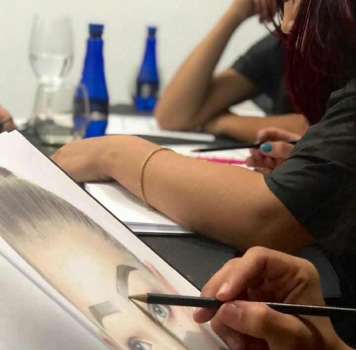 CURSO EYE BROWS DE LUXO DESIGN DE SOBRANCELHAS PROFISSIONAL